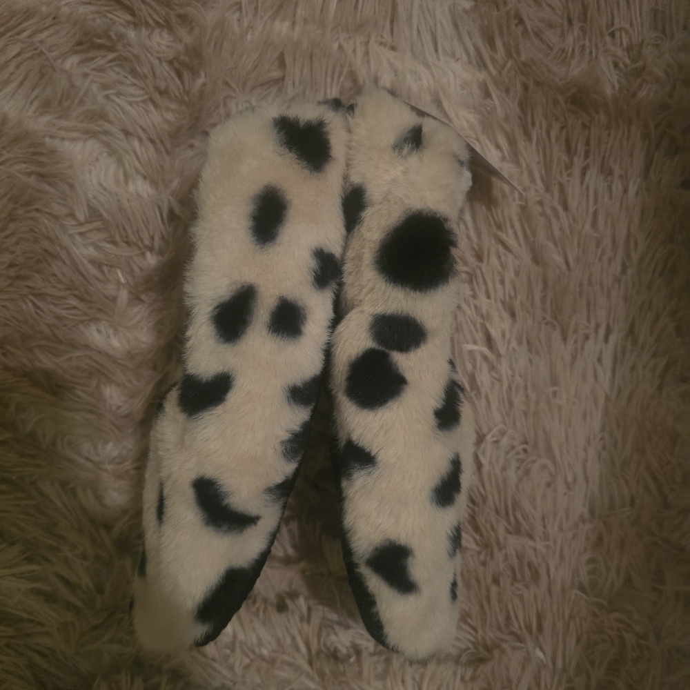 Leopard Print Fuzzy Slippers - Picture 2 of 4